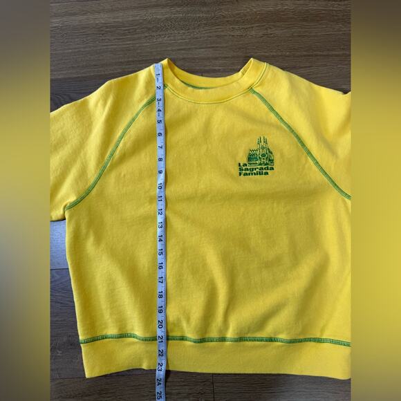 NWOT Made Some Souvenirs Sagrada Familia Sweatshirt Yellow Size XS - Picture 10 of 10